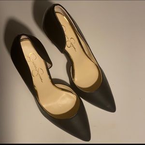 NWT black pumps